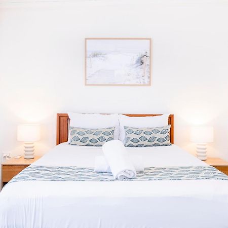 Palm View Holiday Apartments Боуэн Экстерьер фото