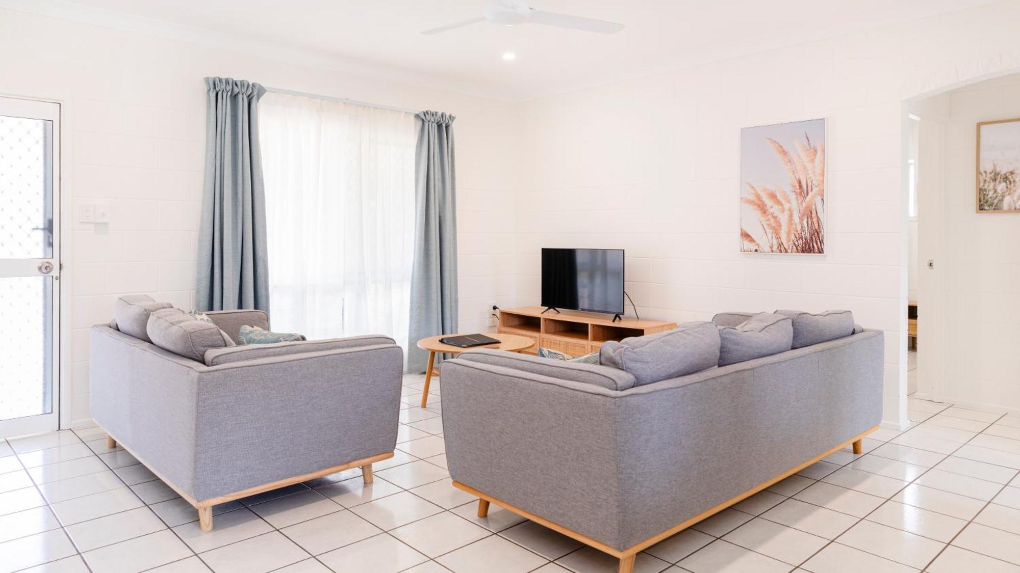 Palm View Holiday Apartments Боуэн Экстерьер фото