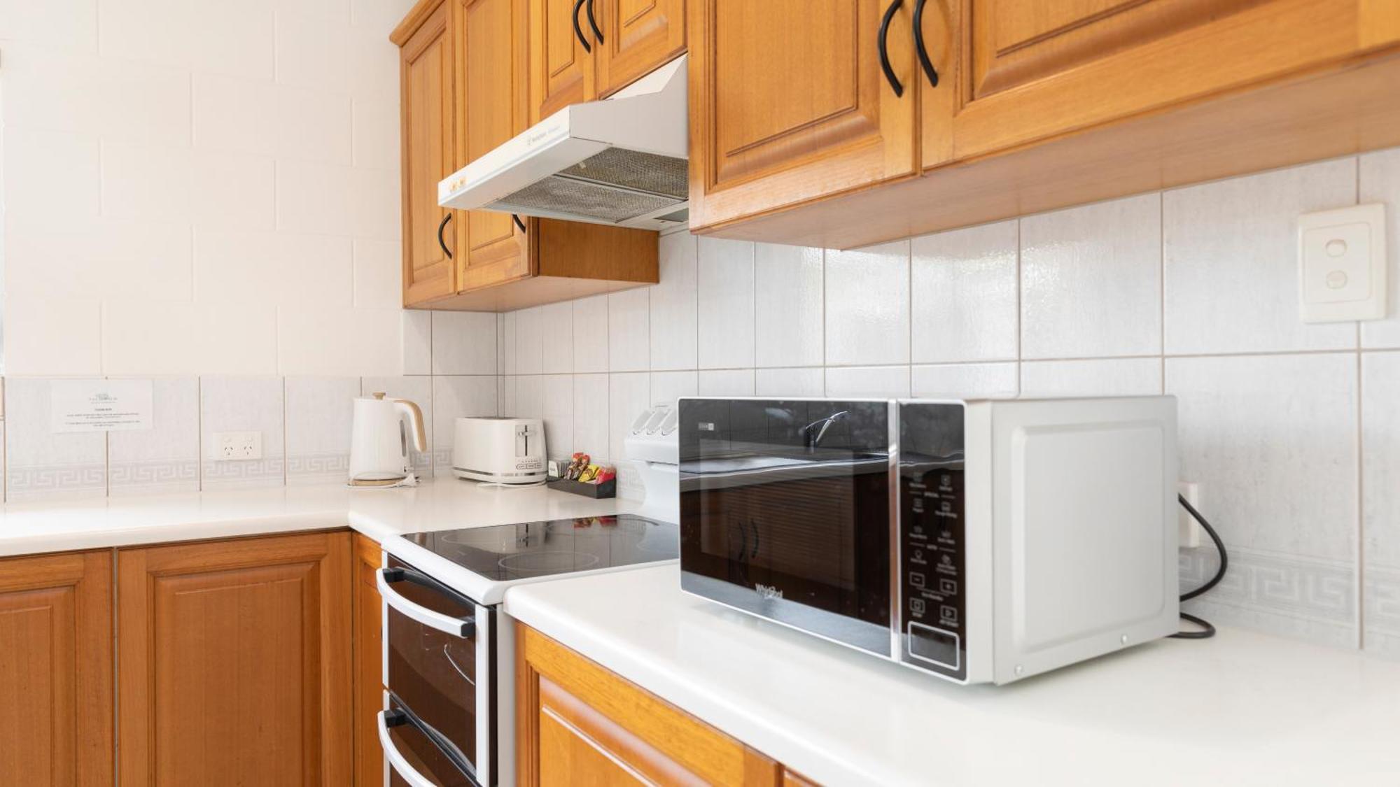 Palm View Holiday Apartments Боуэн Номер фото