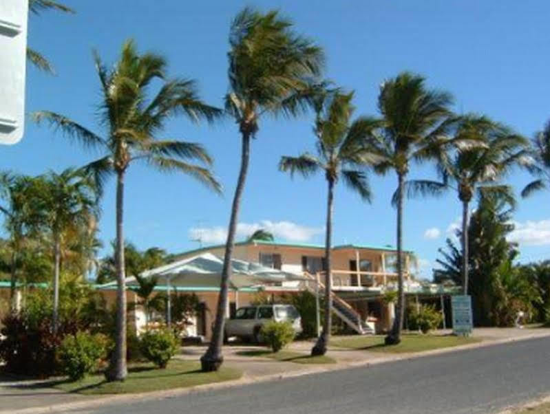 Palm View Holiday Apartments Боуэн Экстерьер фото